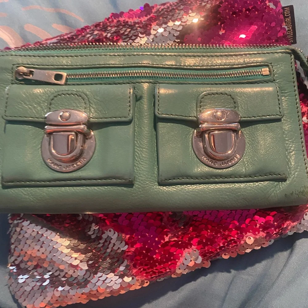 Marc Jacob’s. Teal wallet.Genuine leather Lots of compartments. 💎 - Picture 1 of 11
